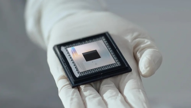 google_willow_quantum_processor_648