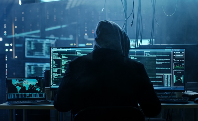 dangeroushoodedhackerbreaksintogovernmentdataserversandinfects